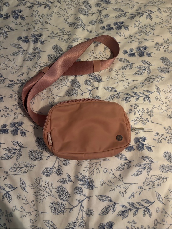 lululemon athletica Handbags - Lululemon Crossbody Bag Dusty Rose